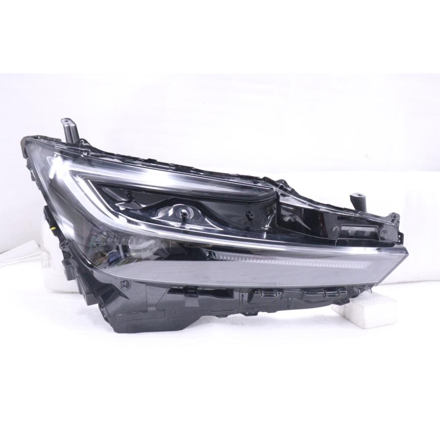 トヨタプリウスヘッドライト 4X-1811☆美品☆LED ZVW60 プリウス☆右ヘッドライト KOITO 47-123 打