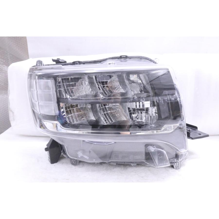 ダイハツ　タント　ファンクロス 左右ヘッドライト 美品 LA650S 4X-303☆美品☆LED LA650S タントファンクロス☆右ヘッドライト