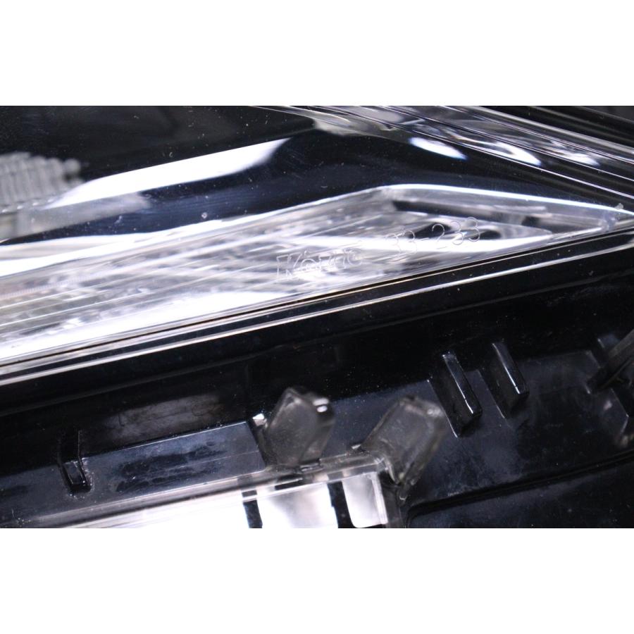 4X-582☆前期 LED AXVH70 カムリ☆右ヘッドライト KOITO 33-233 打刻