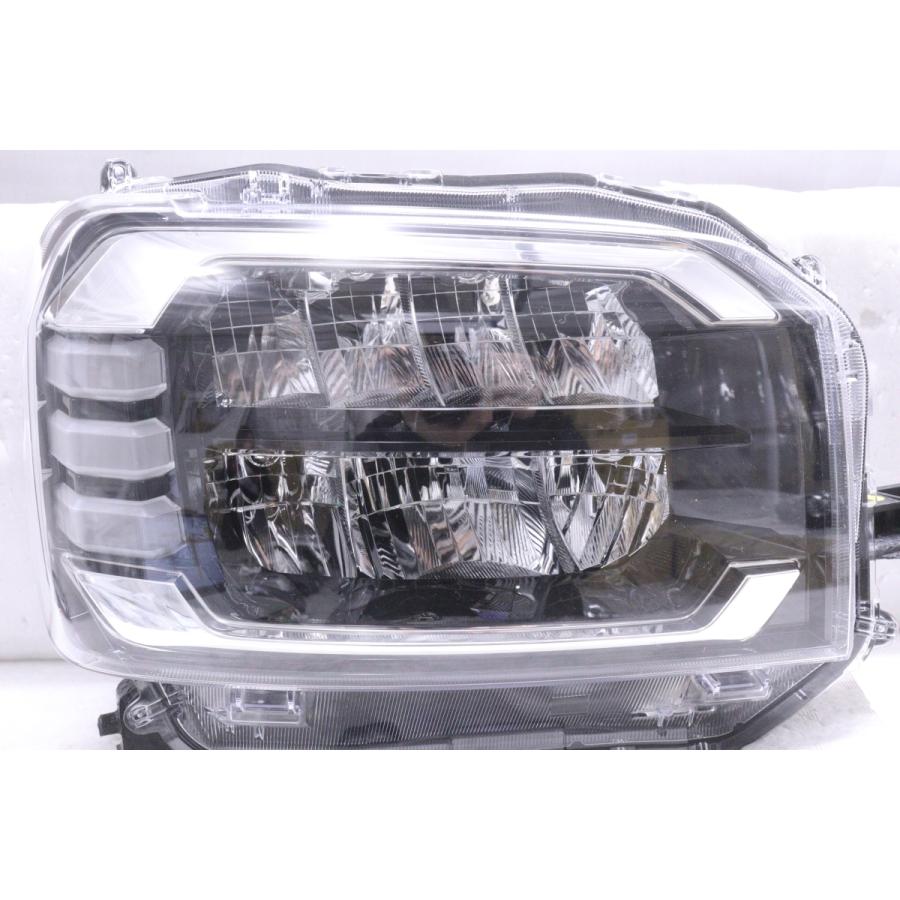 ダイハツタフトLA900S右ヘッドライトR6年式 4X-78☆美品☆LED LA900S タフト☆右ヘッドライト KOITO 100
