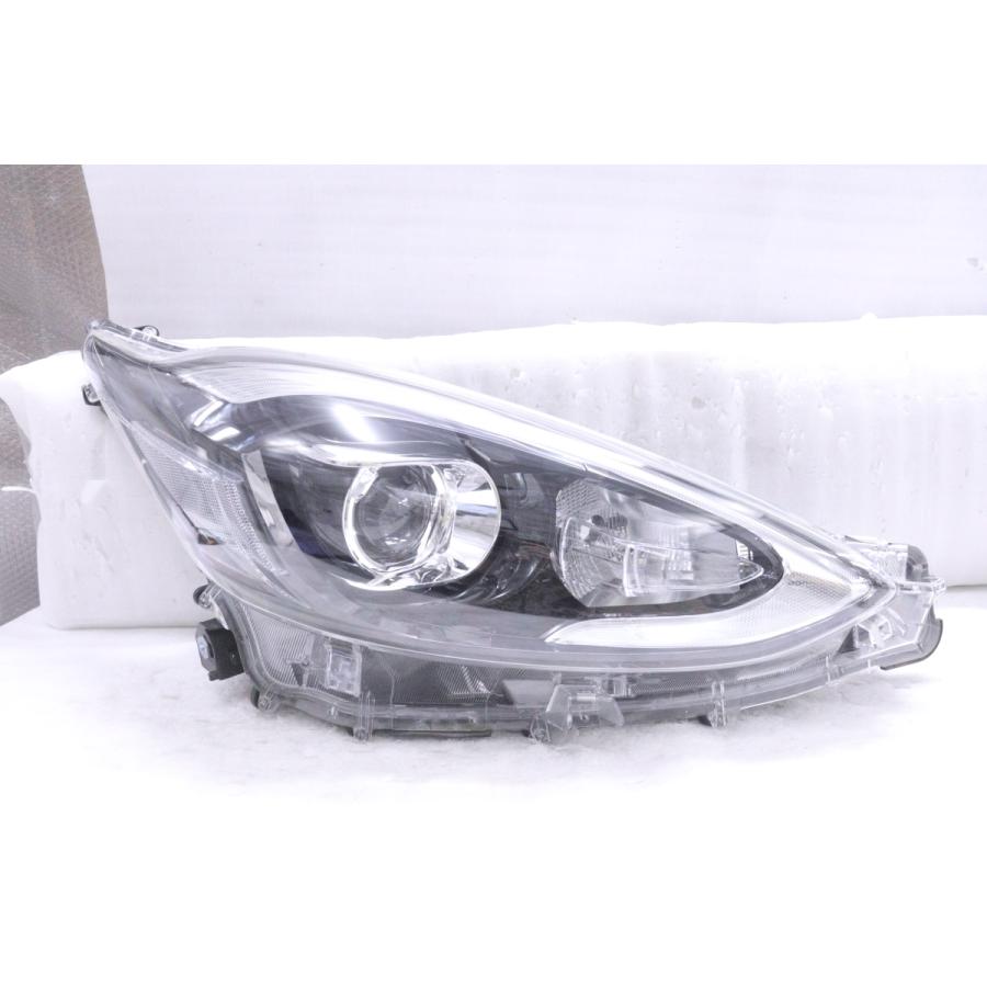 4Y-1487☆美品 後期 LED NHP10 アクア☆右ヘッドライト KOITO 52-315 