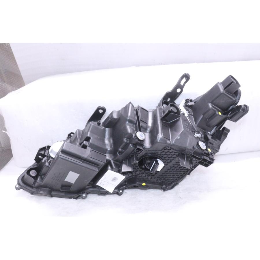 4Y-1492☆【値下】LED ARS220 クラウン RS☆右ヘッドライト KOITO 30