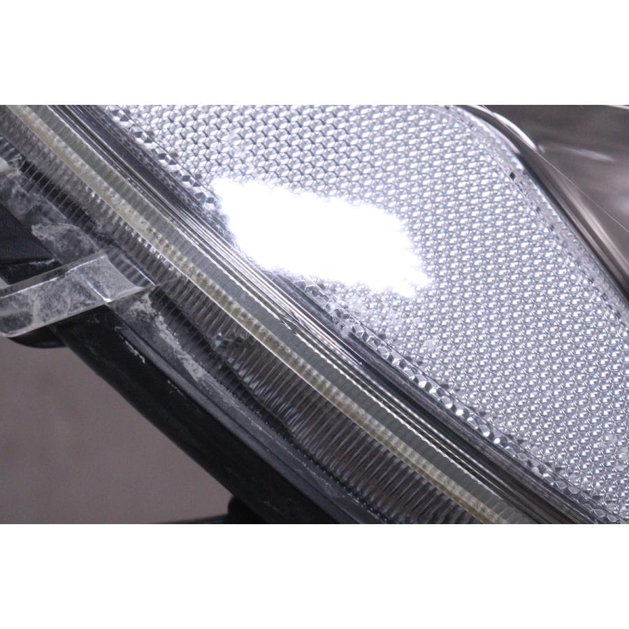 4Y-1624☆中期 LED NHP10 アクア☆右ヘッドライト KOITO 52-293 ASSY