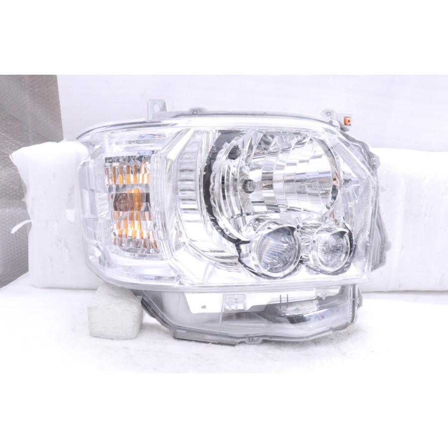 4Y-1777☆美品 4型~ LED 200 ハイエース☆右ヘッドライト