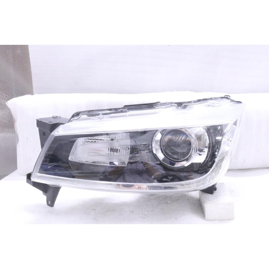 ソリオバンテイッド左ヘッドランプ