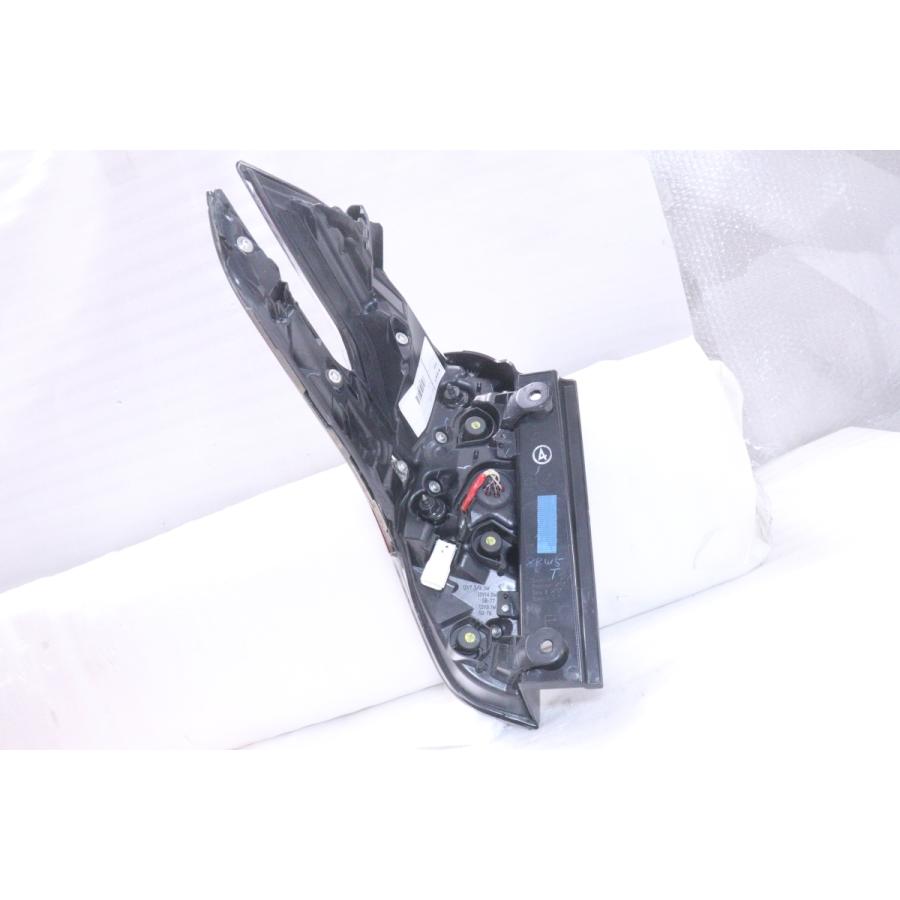 4Y-716☆美品☆LED AGH30W ヴェルファイア☆右テールライト ゴールデン