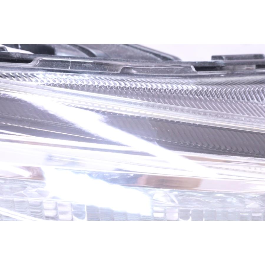 50-142☆美品☆後期 LED VM4 レヴォーグ☆右ヘッドライト ICHIKOH 1941