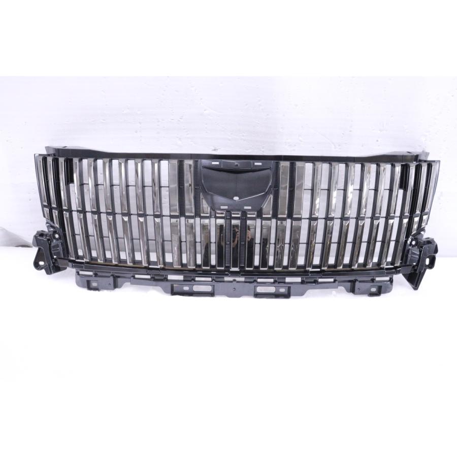 50-2840☆未使用品☆前期 ZRR80G エスクァイア フロントグリル☆53111 