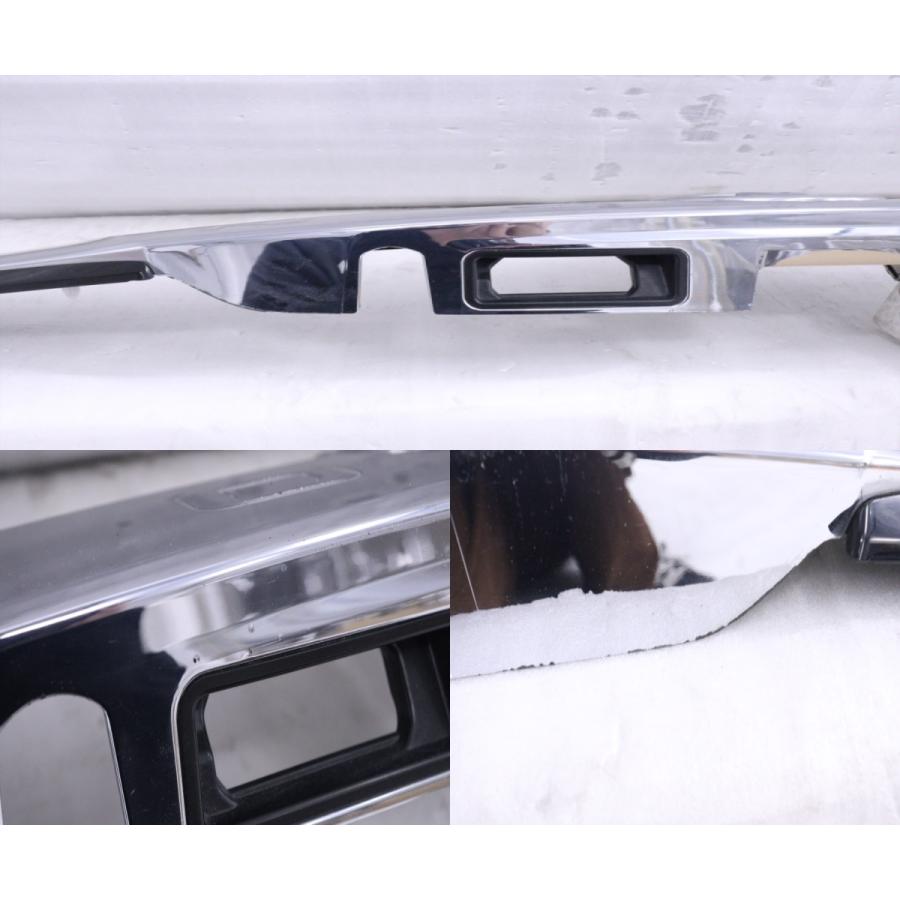 51-1536☆【値下】後期 ZRR80W ノア ハイブリッド リアガーニッシュ