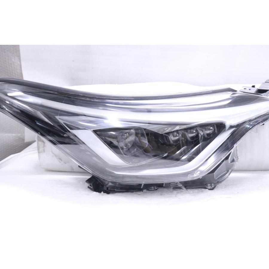 51-1651☆美品☆後期 LED ZYX11 C-HR☆右ヘッドライト GRスポーツ