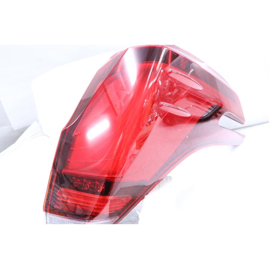 AGH30W アルファード 右テールランプ コイト58-76 (40363) 51-209☆美品 後期 LED AGH30W アルファード☆右テールライト