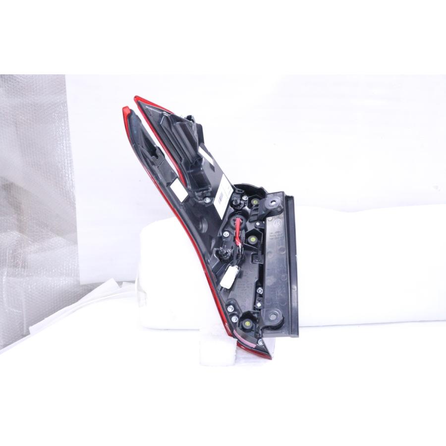 51-209☆美品 後期 LED AGH30W アルファード☆右テールライト