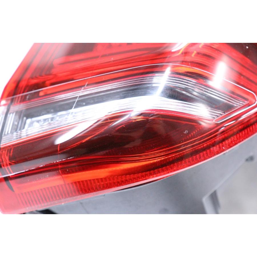 美品　後期 LED AGH30W 30アルファード 右テールランプ　58-81 51-216☆美品 後期 LED AGH30W アルファード☆右テールライト