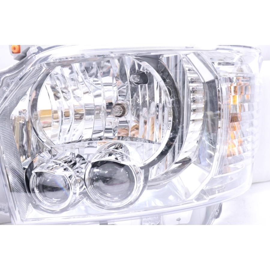 51-553☆極上品☆4型〜 LED 200 ハイエース☆左右ヘッドライト KOITO