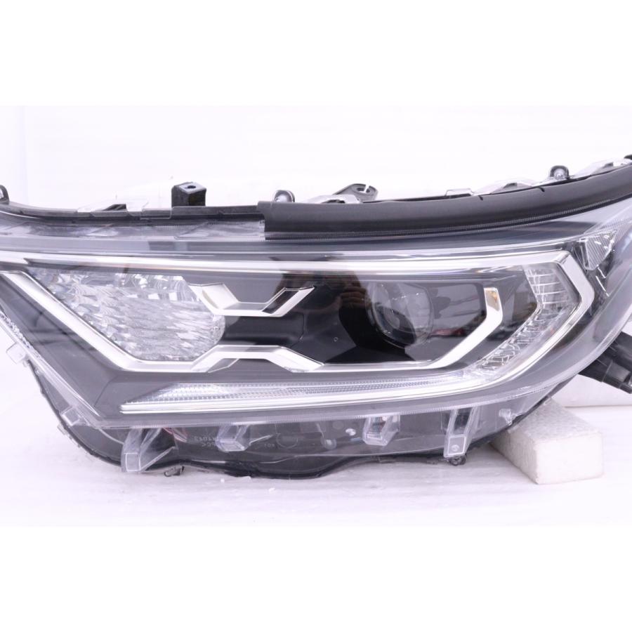 52-1815☆美品 前期 LED AXAH52 RAV4ハイブリッド☆左ヘッドライト