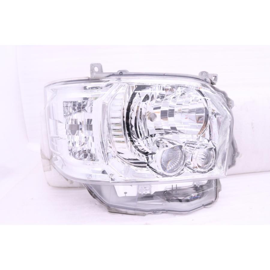 52-1828☆4型~ LED 200 ハイエース☆右ヘッドライト KOITO 26-137 打刻