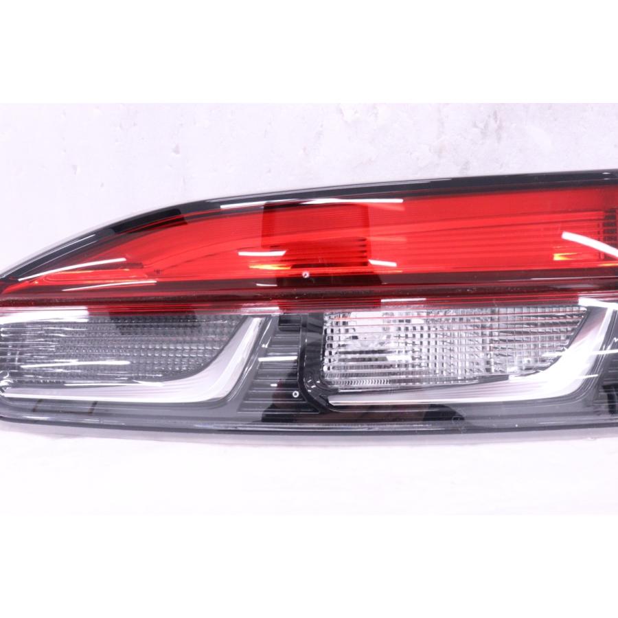 52-2048☆美品☆LED ZSG10 カローラクロス☆右テールライト セット