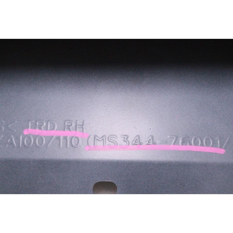 52-2207☆未使用品 TRD☆中期 後期 ZWA10 レクサスCT200h 右サイド