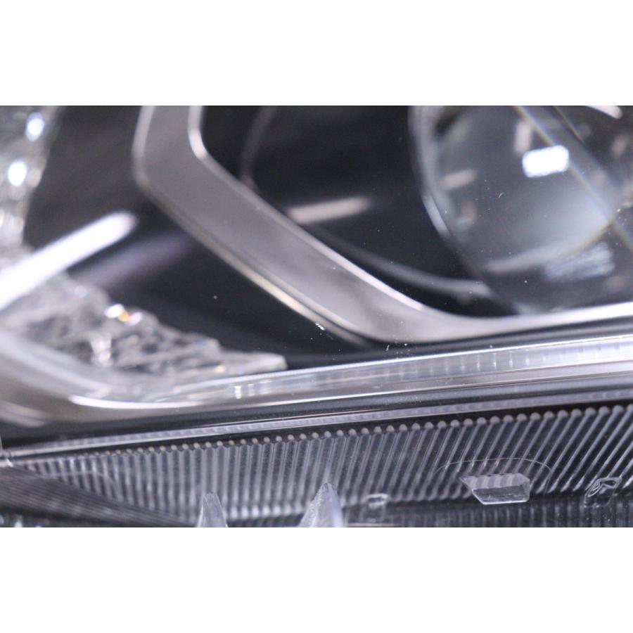52-32☆美品 前期 LED MXAA52 RAV4 ハイブリッド☆右ヘッドライト