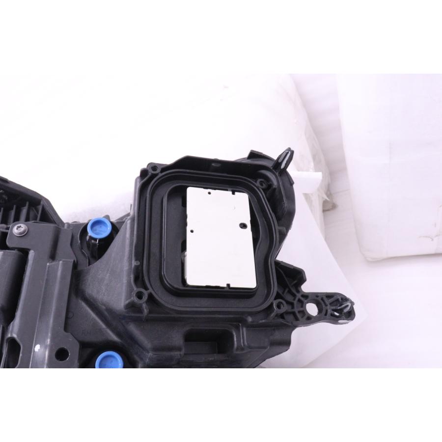 52-825☆【値下】LED ZB ボルボ V60☆右ヘッドライト ブラック 純正