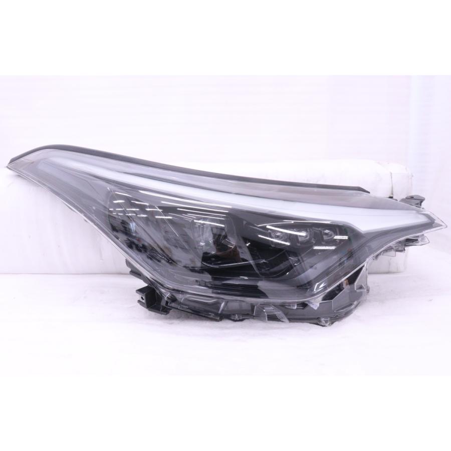 53-772☆美品☆後期 LED ZYX11 C-HR☆右ヘッドライト 特別仕様車 KOITO