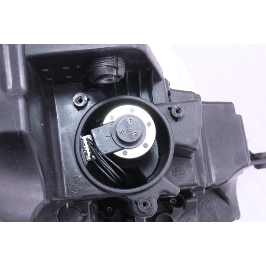54-1117☆美品☆マトリクス LED 8Y A3☆左ヘッドライト valeo 8Y0 941