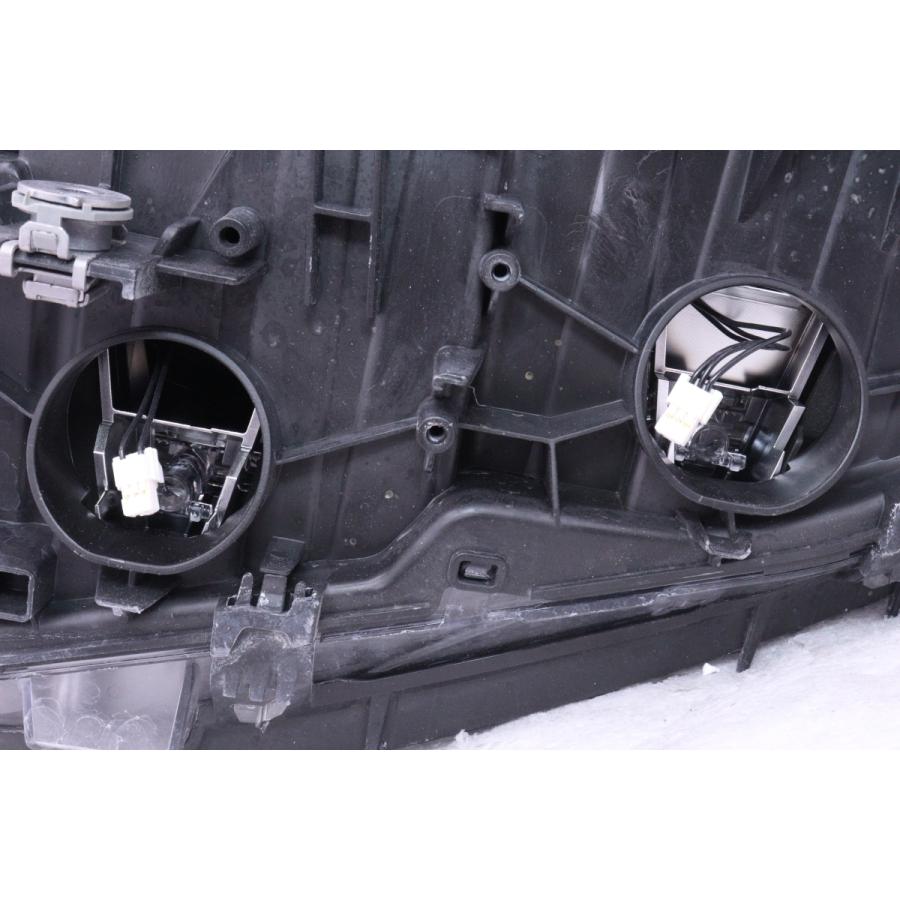 54-1144☆【値下】前期 HID F30 BMW3シリーズ☆右ヘッドライト 63.11-7