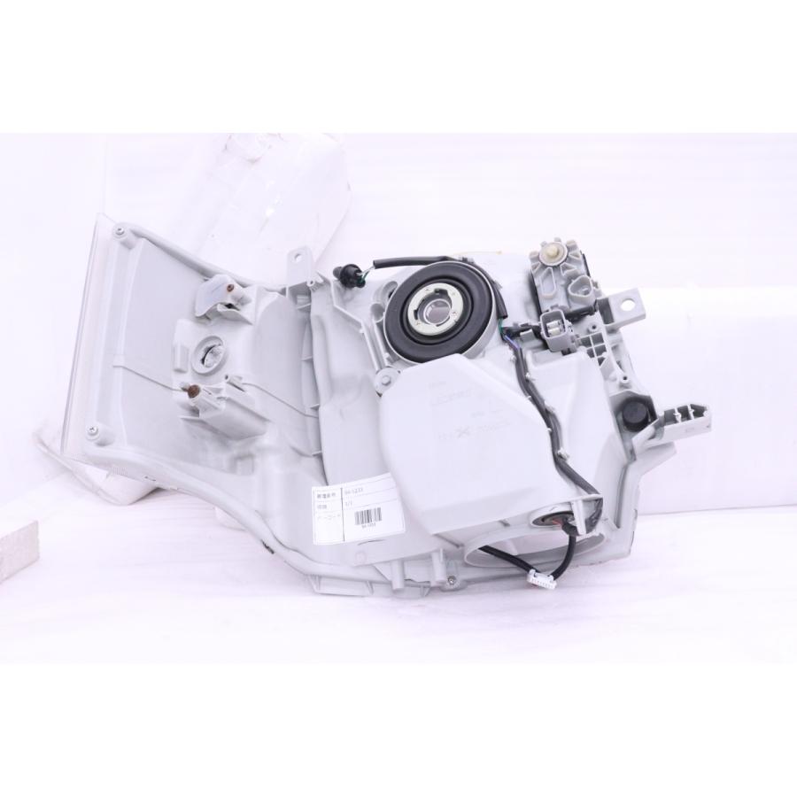 54-1233☆4型〜 LED 200系 ハイエース☆左ヘッドライト KOITO 26-137