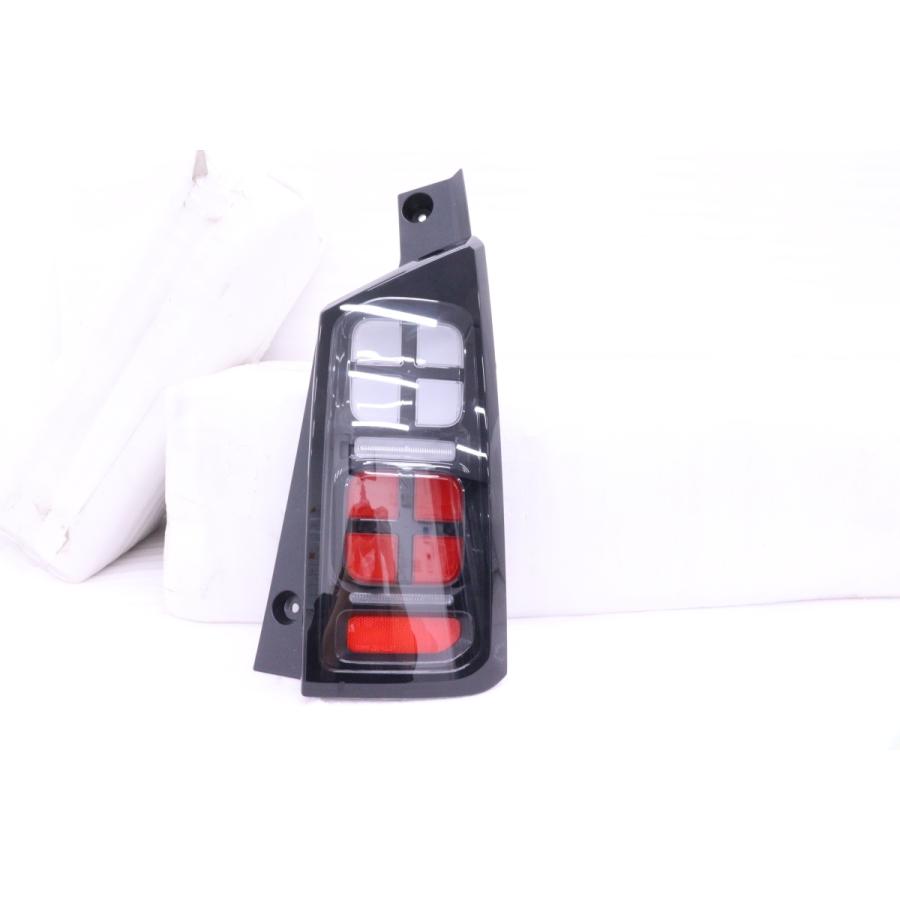 54-1624☆美品☆LED GT1 フリード eHEV☆右テールライト KOITO 220