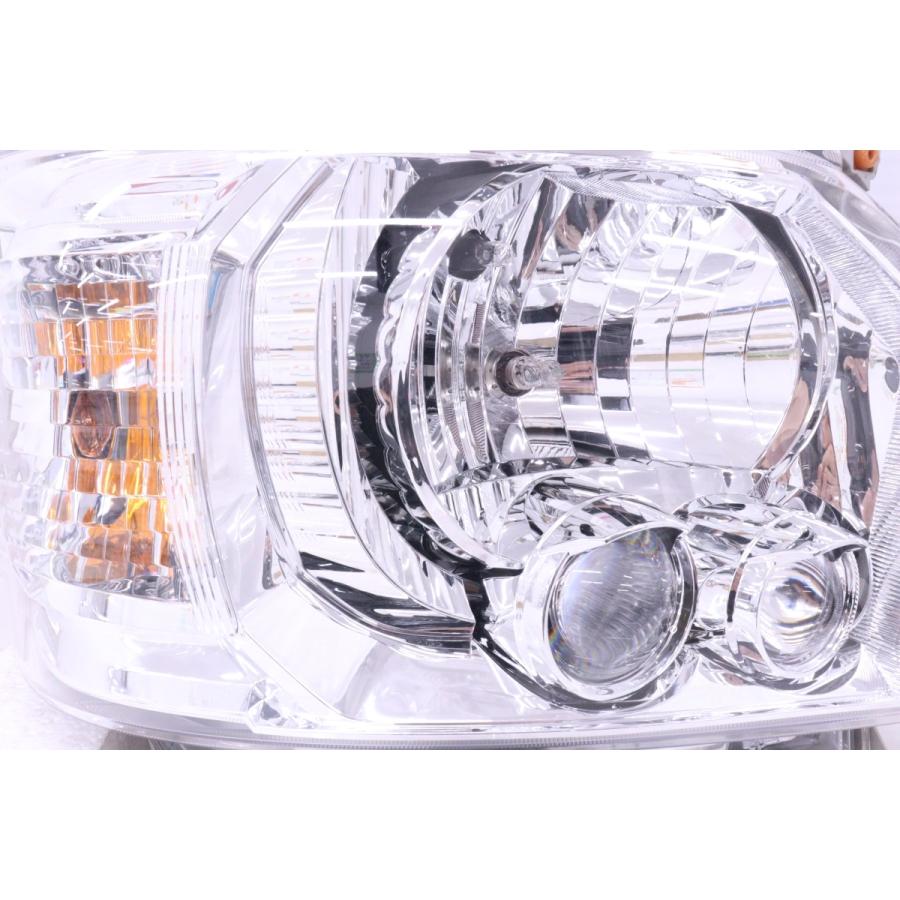 ハイエース右側LEDヘッドライト傷あり 54-700☆美品☆4型~ LED 200系 ハイエース☆右ヘッドライト ミドル