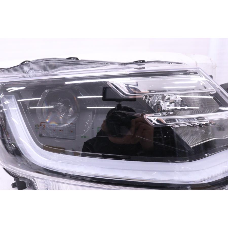 54-932☆美品☆LED MA37S ソリオ☆右ヘッドライト KOITO 100-593AA