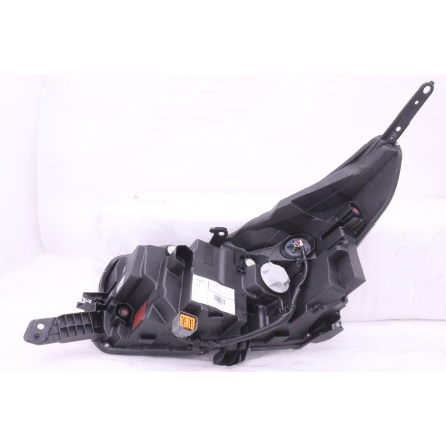 55-1827☆美品 LED BT5 レガシィアウトバック☆右ヘッドライト KOITO