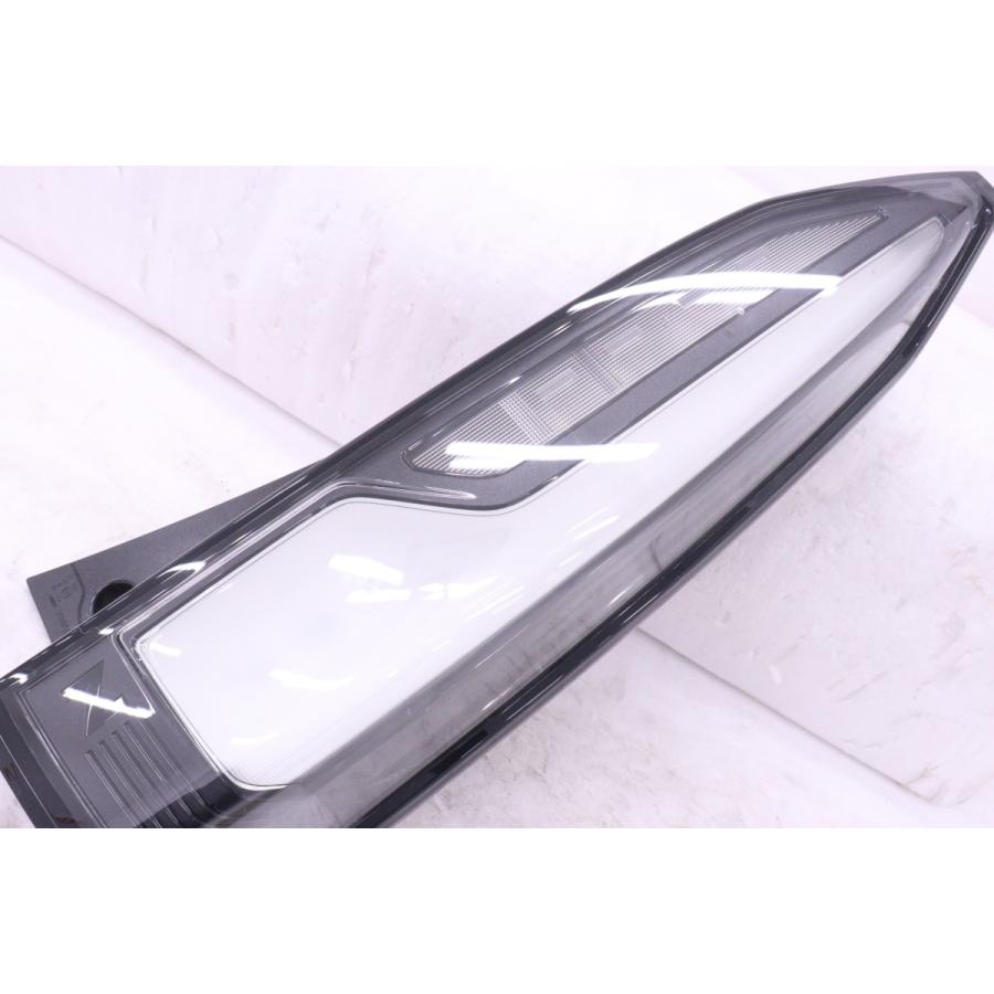 55-2033☆美品☆LED JF5 N-BOXカスタム☆右テールライト ICHIKOH D318