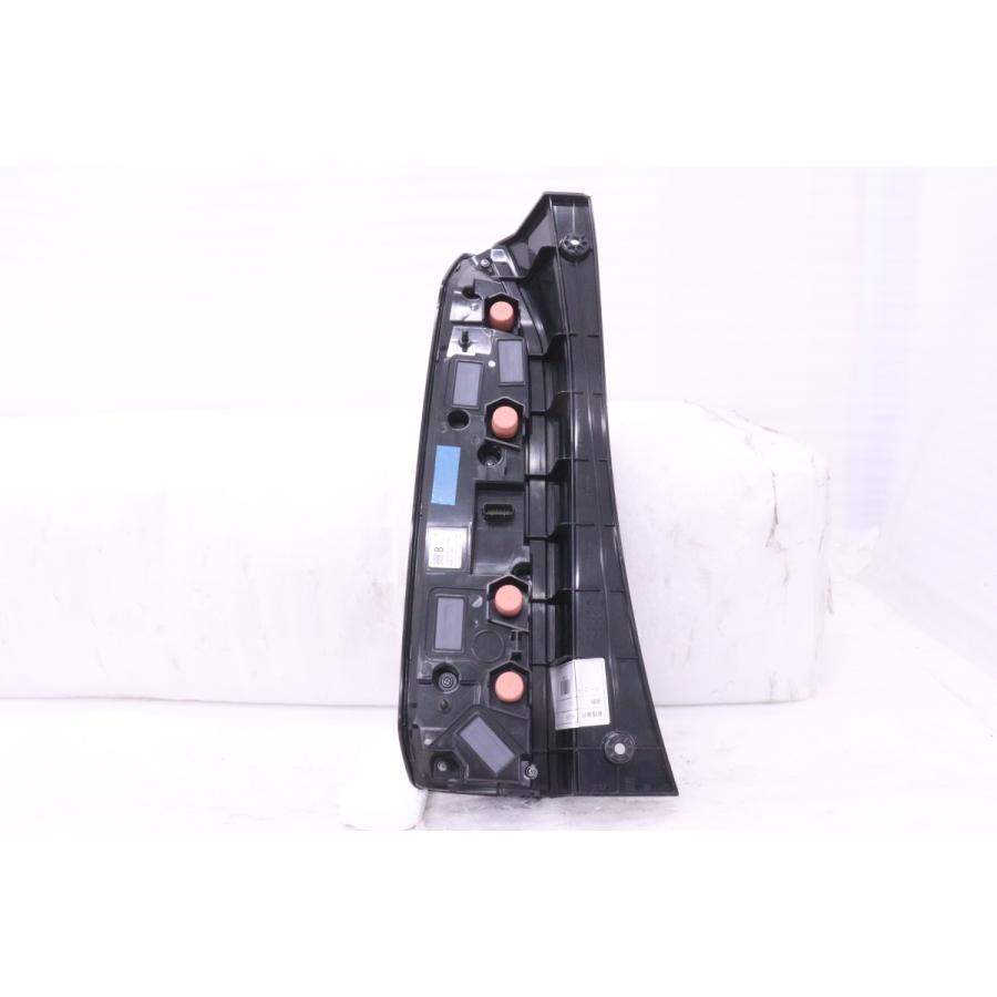55-2033☆美品☆LED JF5 N-BOXカスタム☆右テールライト ICHIKOH D318