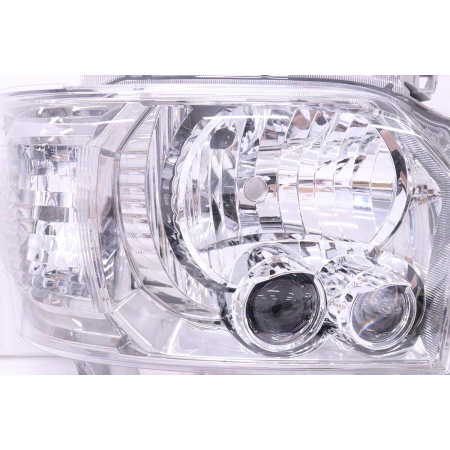 55-560☆美品 4型~ LED 200系 ハイエース☆右ヘッドライト KOITO 26