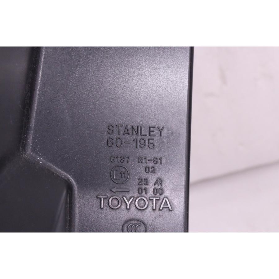 56-1975☆美品☆中期 LED TRJ150W ランドクルーザープラド☆左右テール