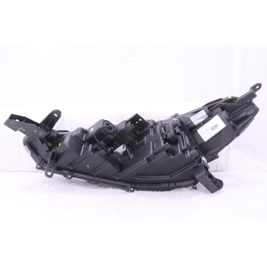 56-769☆【値下】美品 LED ZSG10 カローラクロス Z☆右ヘッドライト
