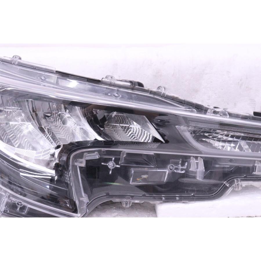 56-797☆LED ZRE212 カローラ ツーリング☆右ヘッドライト KOITO 12