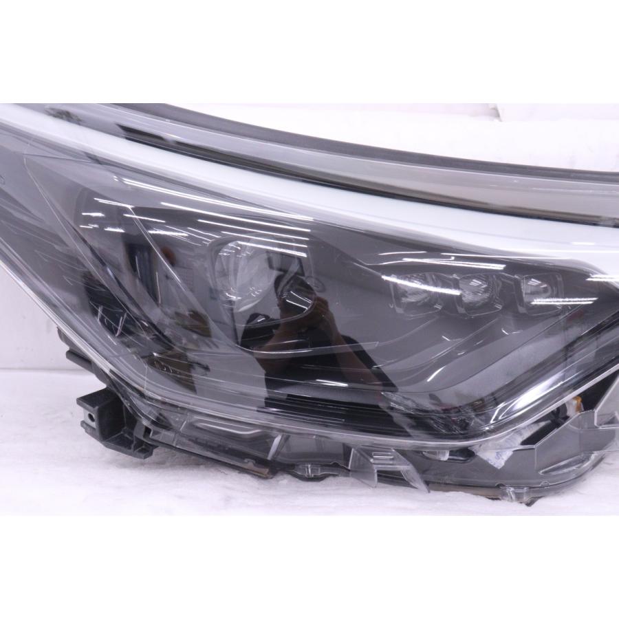 56-838☆美品☆後期 LED ZYX11 C-HR☆右ヘッドライト 特別仕様車 KOITO