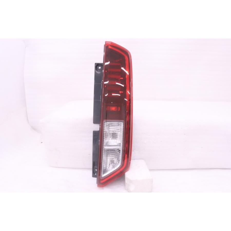 58-1390☆【値下】美品☆LED MK94S スペーシア☆右テールライト KOITO
