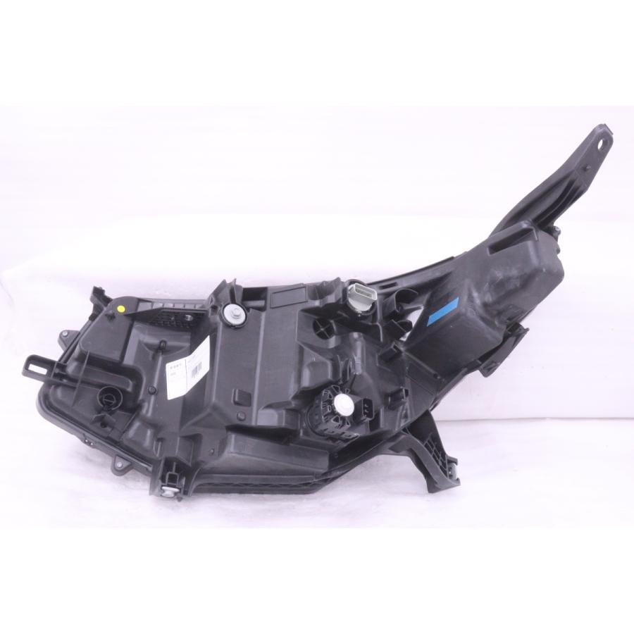 フリード GT7 左ヘッドライト STANLEY W7390 フリード GT7 左ヘッド