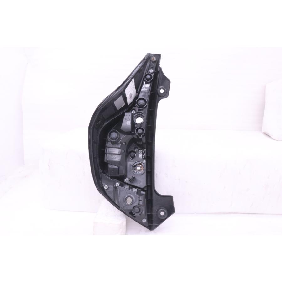 58-180☆【値下】美品 中期 LED NHP10 アクア☆右テールライト STANLEY