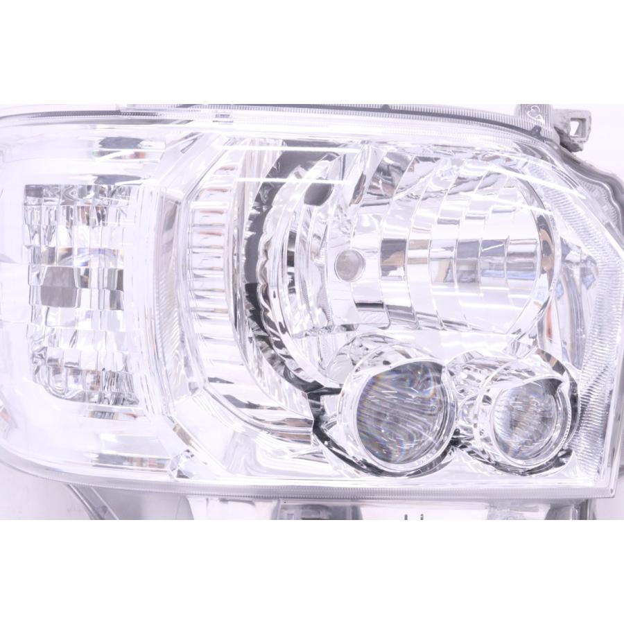58-64☆美品 LED 200系 ハイエース☆右ヘッドライト KOITO 26-137 打刻 