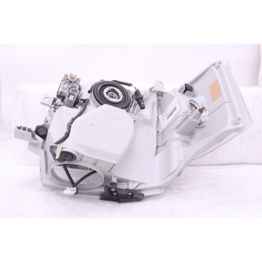 58-64☆美品 LED 200系 ハイエース☆右ヘッドライト KOITO 26-137 打刻 