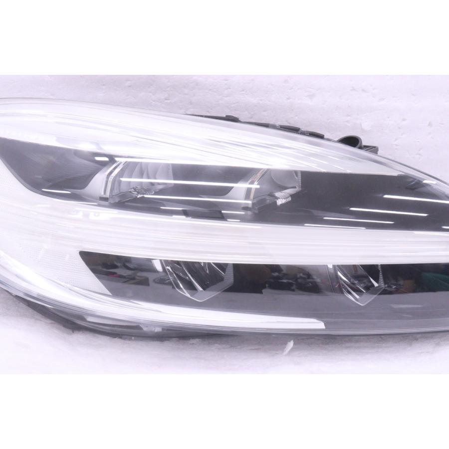 59-138☆後期 LED MB ボルボV40☆右ヘッドライト 31677025 ブラック