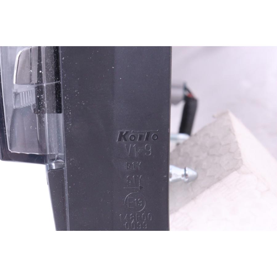 59-1806☆美品☆LED MZR90W ヴォクシー☆右テールライト KOITO V1-9 打