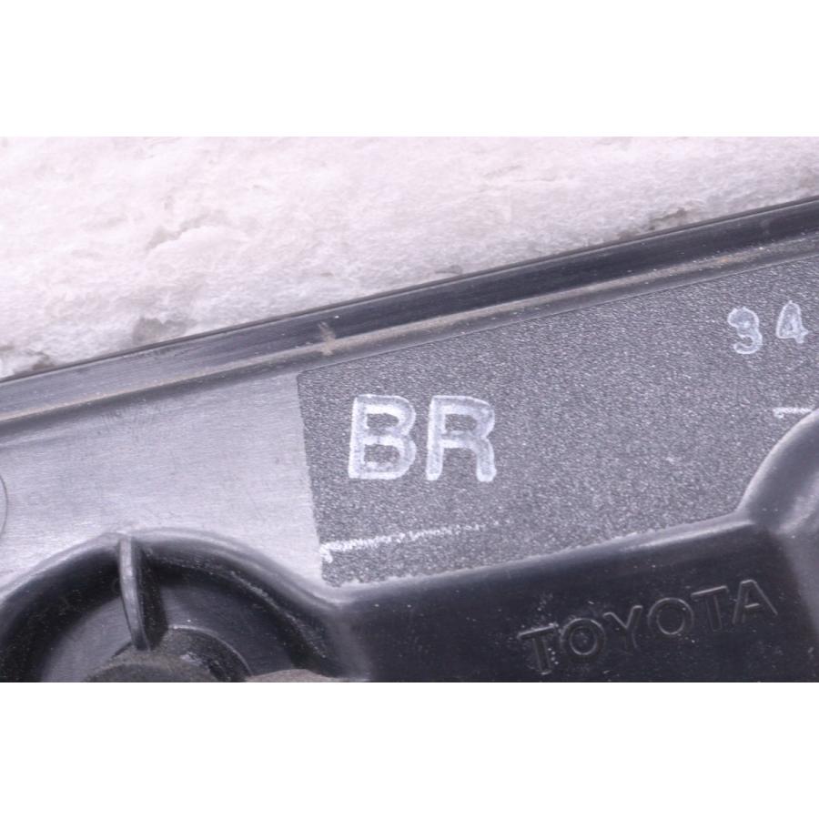 59-1806☆美品☆LED MZR90W ヴォクシー☆右テールライト KOITO V1-9 打