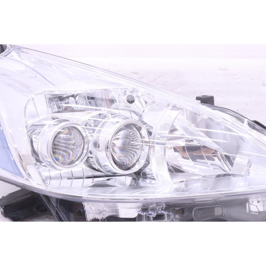 59-2702☆【値下】美品 中期 LED ZVW40W プリウスα☆右ヘッドライト