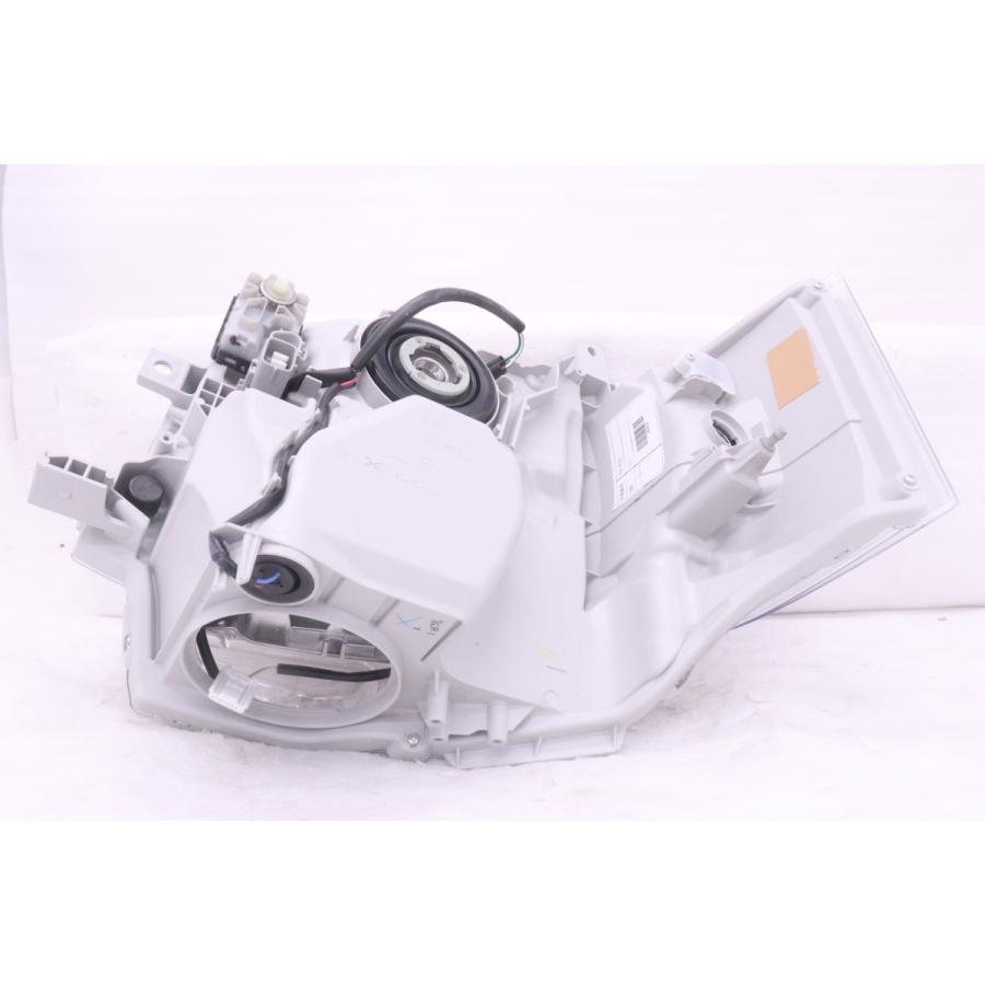 59-832☆美品 4型~ LED 200 ハイエース☆右ヘッドライト KOITO 26-137