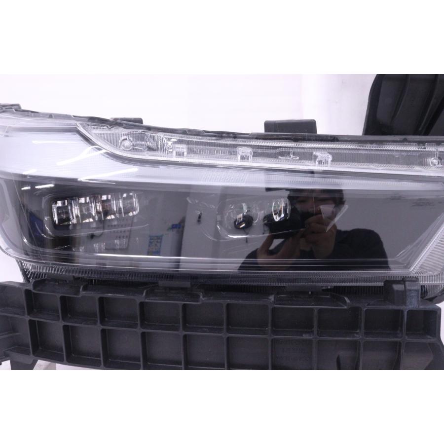 【美品】DG5 WR-V 左右両側LEDヘッドライトSET 5X-2373☆新車外し☆LED DG5 WR-V☆左右ヘッドライト IJL 100-8F08E